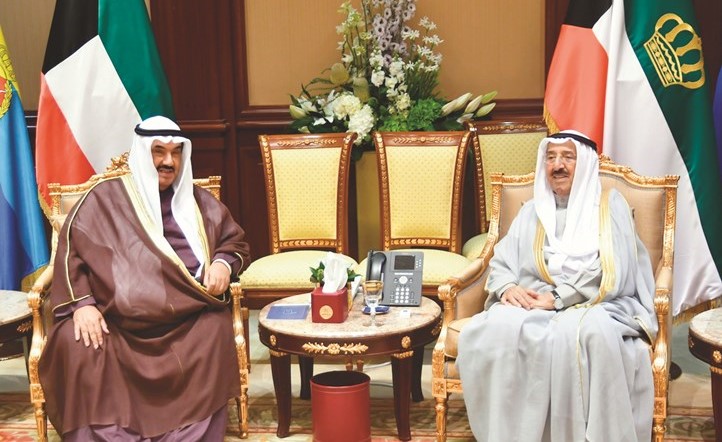 صاحب السمو الأمير الشيخ صباح الأحمد مستقبلا سمو الشيخ ناصر المحمد ﻿