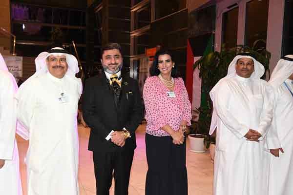 فاطمة العازمي وفريق "التطبيقي" باستقبال الضيوف