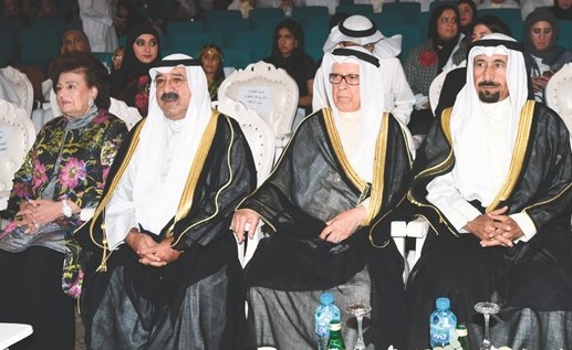 الشيخ ناصر صباح الأحمد والشيخ علي الجابر وفهد المعجل وماما أنيسة﻿