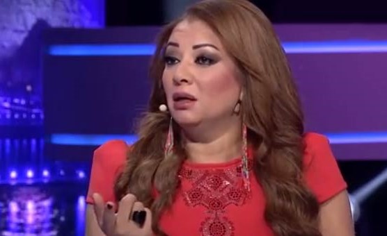 بالفيديو.. ممثلة مصرية تشجع ابنتها للأستمرار في الفن : لن امنعها من مشاهد القبلات