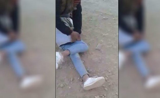 فيديو صادم يهز المغرب لشاب يغتصب فتاة "قاصر" في الشارع وصاحبة يصور !
