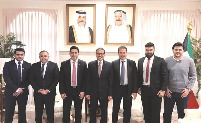 السفير نجيب البدر مع الاتحاد الوطني لطلبة الكويت في استراليا﻿