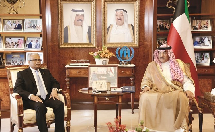 الشيخ صباح الخالد مستقبلا مبعوث رئيس المالديف ﻿