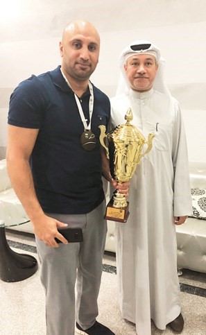 اللاعب هشام عباس ووليد السلطان﻿