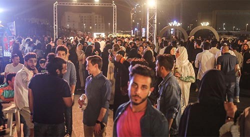 بالفيديو والصور... أول حفل لتامر حسني في السعودية