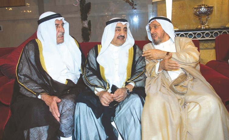 المغفور لهما بإذن الله السيد يوسف الرفاعي ورئيس مجلس الأمة السابق جاسم الخرافي في إحدى المناسبات﻿