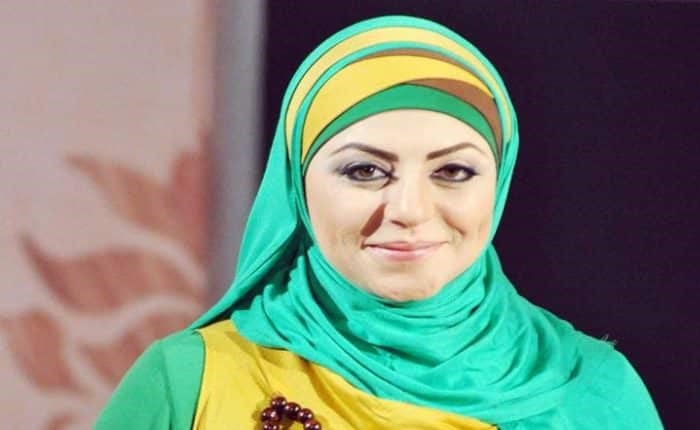 بالفيديو.. فنانة مصرية تبكي من الصدمة بعد التهجم على منزلها وتكشف ما حدث