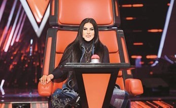 بالفيديو.. إليسا تخنق أحلام في «The Voice».. والأخيرة تعتذر!