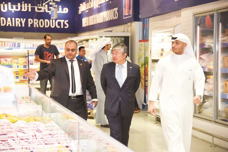  وفي أحد الأقسام﻿