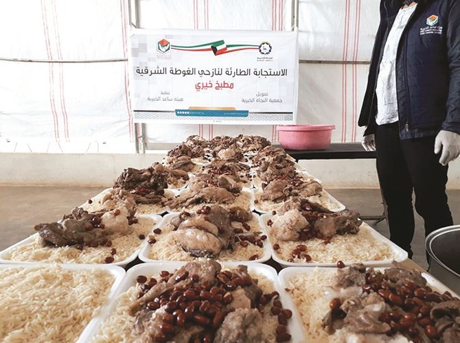 النجاة الخيرية تقدم الغذاء لنازحي الغوطة	﻿