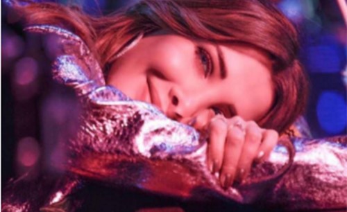 بالصور.. هذا هو سعر جاكيت نانسي عجرم في فيديو كليبها الجديد الذي شغل مواقع التواصل الاجتماعي ‎