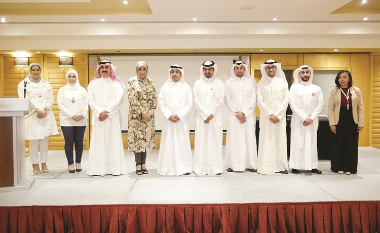 صورة جماعية لممثلي الشركات الراعية﻿