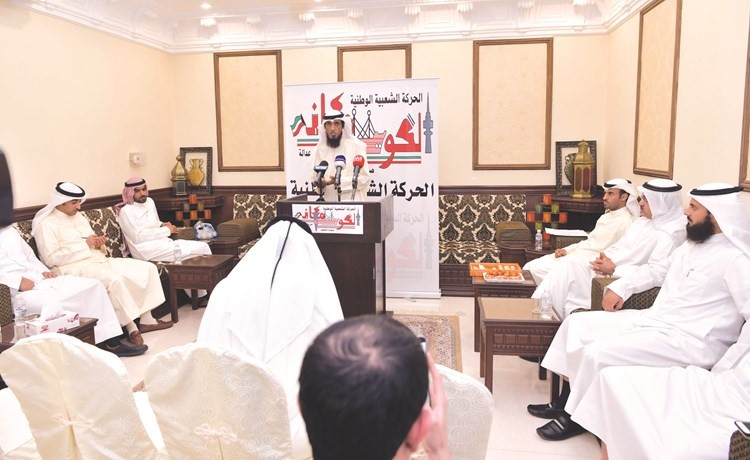 أحمد المليفي وأسامة الطاحوس وجابرالمحيلبي وسعود الحجيلان خلال الندوة	(قاسم باشا)﻿