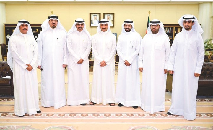 الغانم خلال استقباله وفد جمعية مراقبة الأداء البرلماني﻿