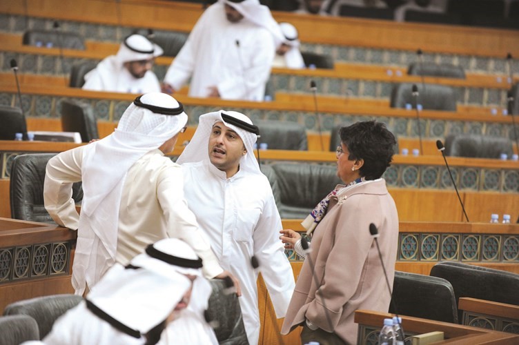 صفاء الهاشم وأحمد الفضل وصلاح خورشيد﻿
