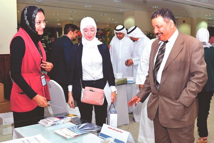 كلية الهندسة والبترول افتتحت معرض الفرص الوظيفية الثامن عشر