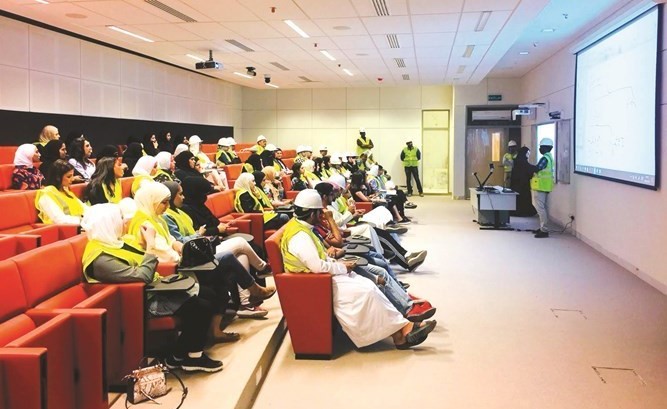 محاضرات تجريبية لطلبة جامعة الكويت في مدينة صباح السالم الجامعية
