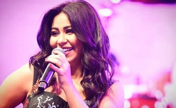 بالفيديو.. معجب يُذهل الجمهور بتقليده لـ شيرين عبد الوهاب