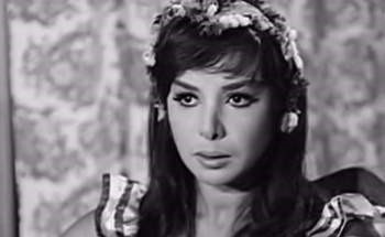 ناهد شريف.. محطات مأساوية وجنازة بأضيق الحدود لصاحبة المشهد الأكثر جرأة في السينما المصرية