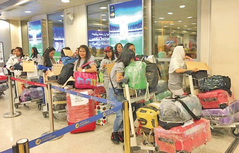 السفارة الفلبينية تدعو رعاياها المخالفين لاستكمال إجراءات سفرهم قبل انتهاء مهلة العفو في 22 الجاري