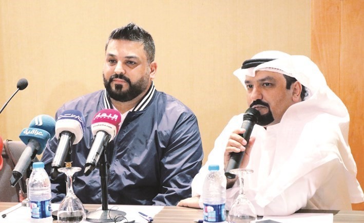 الزميل نايف الشمري مع المطرب العراقي حسامالرسام في المؤتمر﻿