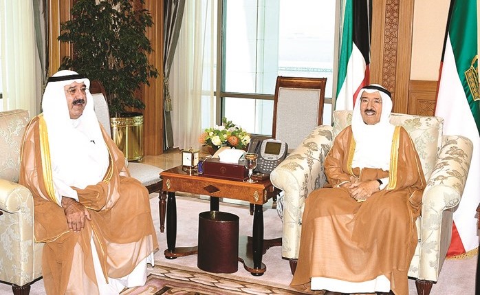 صاحب السمو الأمير الشيخ صباح الأحمد مستقبلا ﻿﻿رئيس مجلس الوزراء بالإنابة ووزير الدفاع الشيخ ناصر صباح الأحمد ﻿