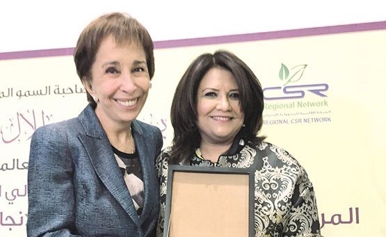 الأميرة بسمة بنت طلال تكرم د. سعاد السويدان﻿