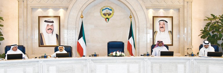 الشيخ ناصر صباح الأحمد مترئسا الاجتماع الأسبوعي لمجلس الوزراء بحضور الشيخ صباح الخالد والشيخ خالد الجراح وأنس الصالح