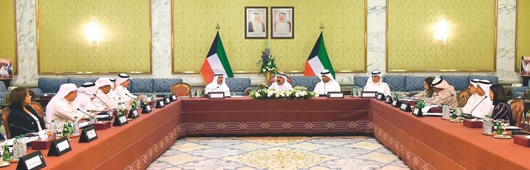 الشيخ ناصر صباح الأحمد خلال ترؤسه اجتماع المجلس الأعلى للتخطيط﻿