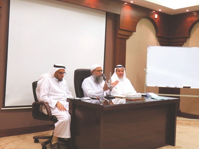 دورة «تحقيق المخطوطات الشرعية الحاجة والأسس والنماذج» في كلية الشريعة