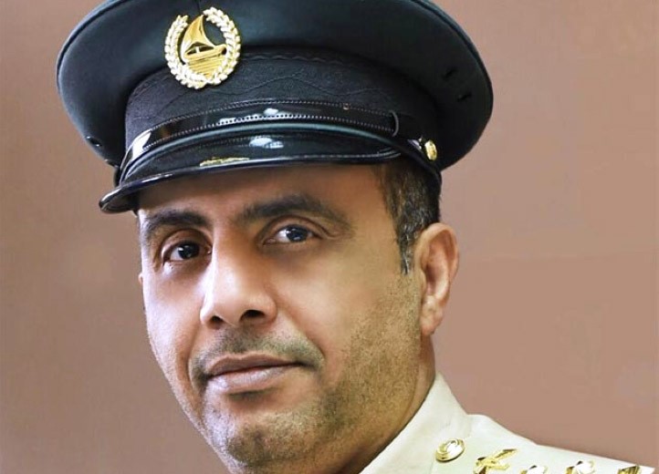 شرطة دبي توقف أمّاً تعنّف ابنتها بالتواطؤ مع والدها