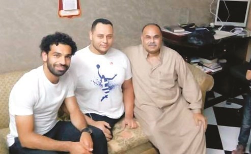 النجم الخلوق مع بطل البارالمبية محمد سعد وعمدة قرية نجريج ﻿