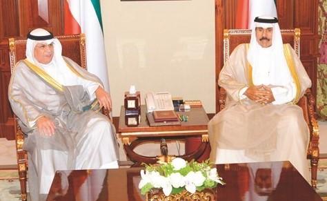 سمو ولي العهد الشيخ نواف الأحمد خلال استقباله الشيخ خالد الجراح ﻿