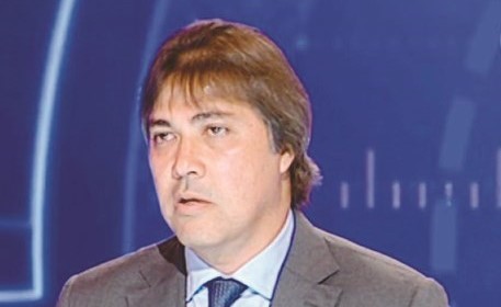 أشرف قاسم يقترب من تدريب العربي