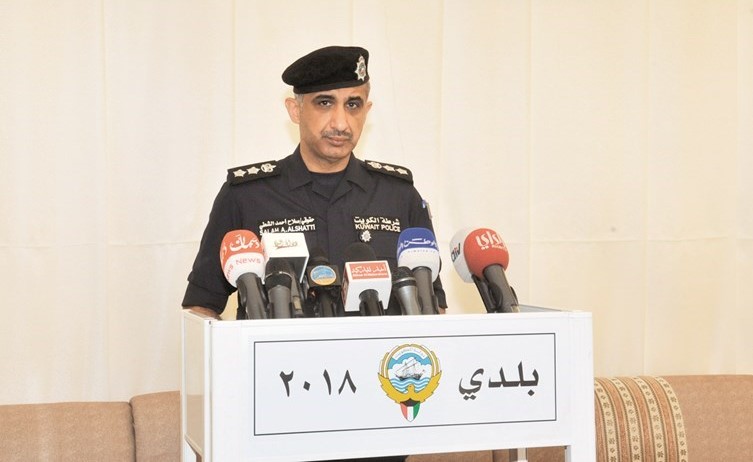 العقيد حقوقي صلاح الشطي متحدثا لوسائل الإعلام﻿