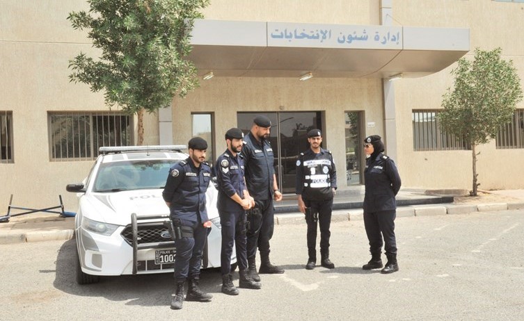 تواجد أمني في مقر إدارة شؤون الانتخابات﻿