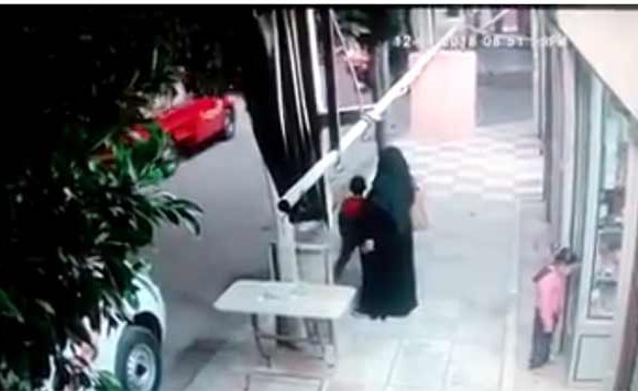 بالفيديو.. اصطدام مروع في الدقهلية في مصر.. والضحايا أم وطفلاها