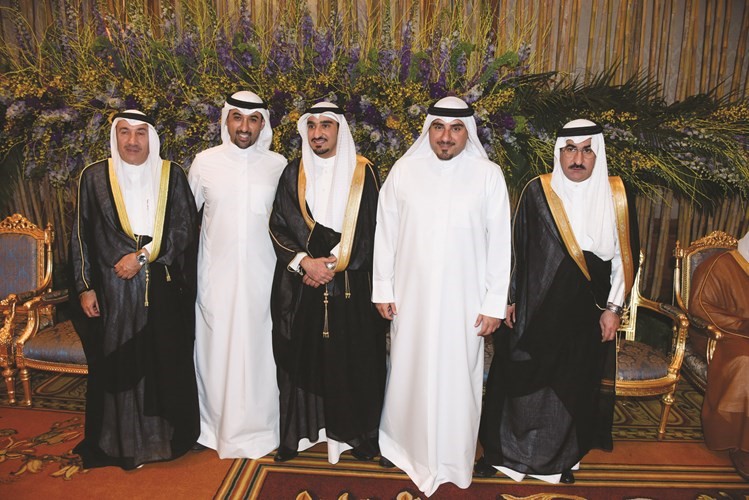 صالح الغانم ومرزوق محمد الغانم يباركان﻿