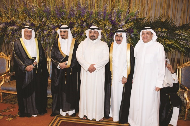 الشيخ يوسف العبدالله وحمود الروضان يباركان﻿