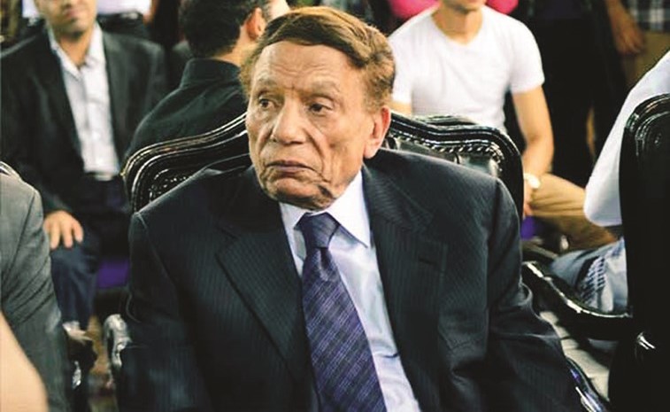 عادل إمام.. غاضب ويُعلن حالة الطوارئ !