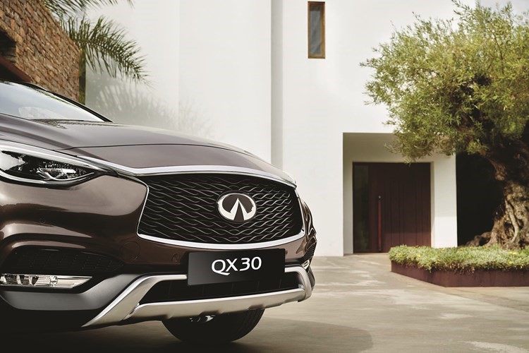 إنفينيتي البابطين تطلق QX30 2018 في الكويت