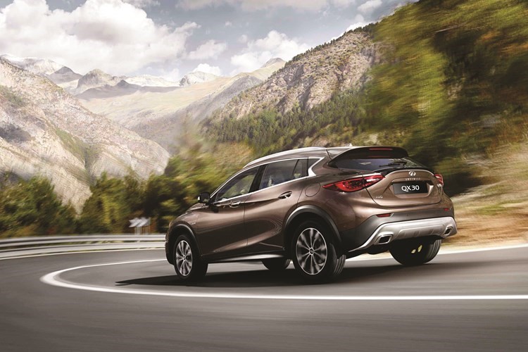 إنفينيتي البابطين تطلق QX30 2018 في الكويت