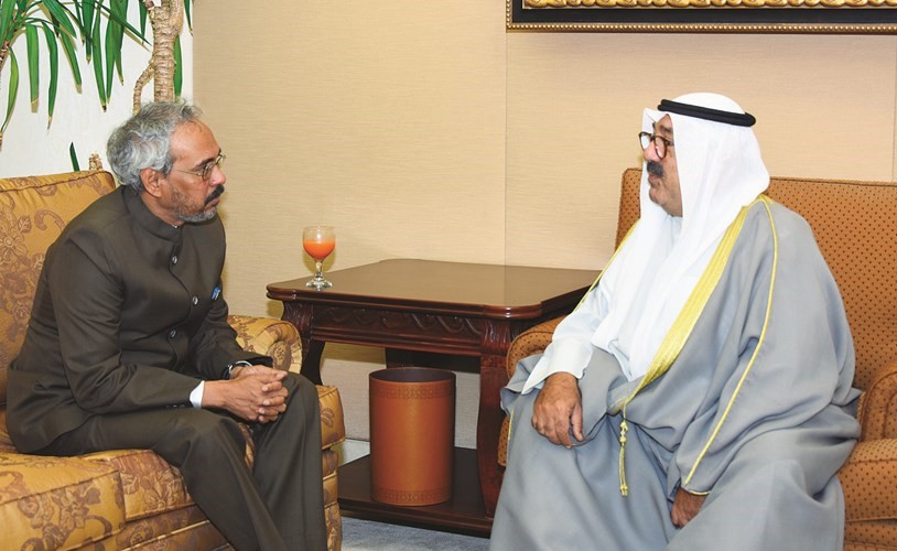 الشيخ ناصر صباح الأحمد مستقبلا السفير الهندي لدى البلاد جيفا ساغار﻿