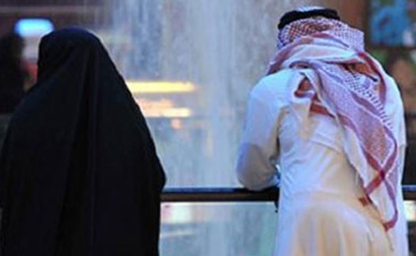 "لا يخون ولا يضرب".. سبب غريب يدفع زوجة لطلب الطلاق .. وضحك هستيري بين الحضور