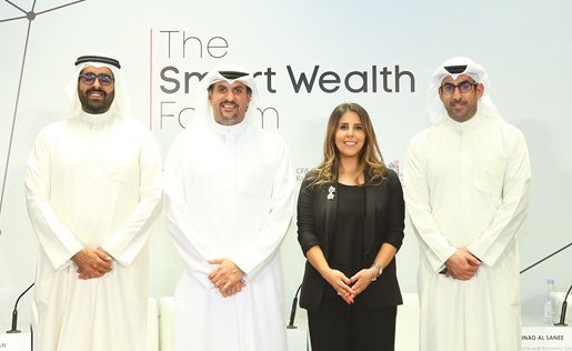 من اليمين فيصل الحمد ومنى المخيزيم ومهند الصانع ومجبل القطان﻿