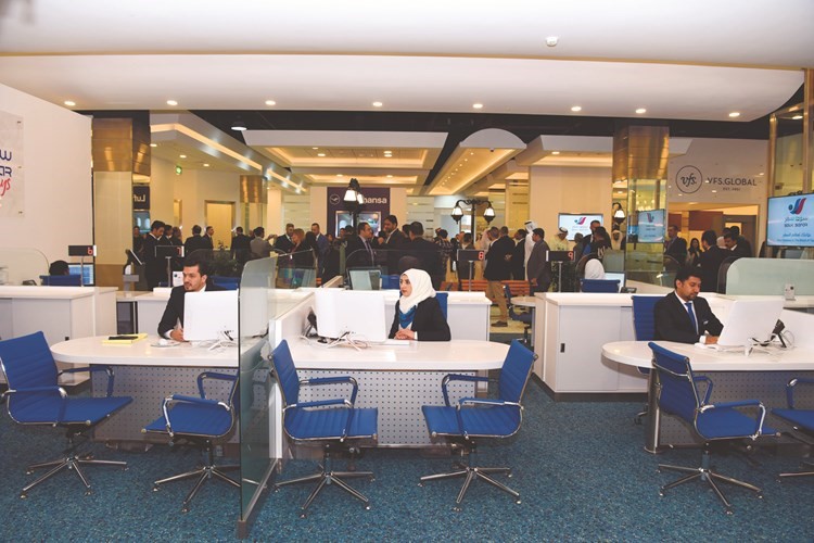 مكاتب مخصصة لاستقبال العملاء والرد على استفساراتهم﻿