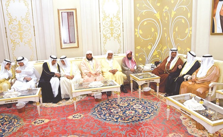 سمو الشيخ ناصر المحمد خلال استقباله إمام المسجد الحرام الشيخ د.عبدالله الجهني ﻿
