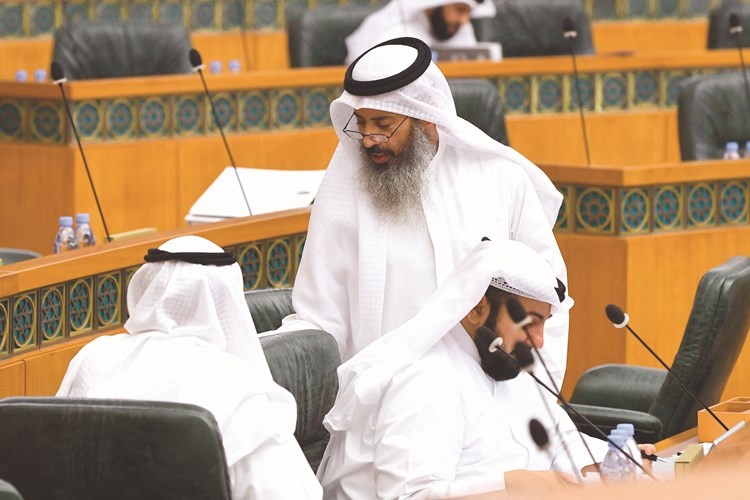 نايف المرداس خلال الجلسة﻿