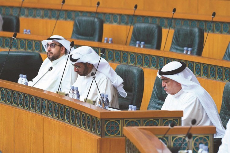 خليل الصالح ومحمد الدلال وأسامة الشاهين﻿
