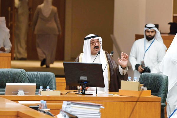 النائب الأول لرئيس مجلس الوزراء ووزير الدفاع الشيخ ناصر صباح الأحمد متحدثا في المجلس	 (هاني الشمري)